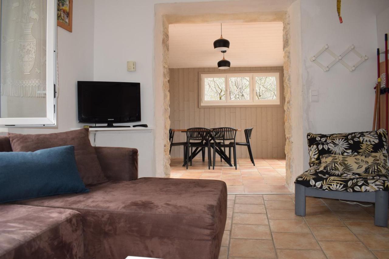 Les De Moussan Appartement *